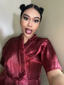 hugecelestina the hottest ts girl in town Foto 6