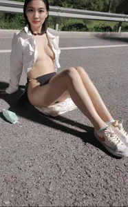 nide-doubao 喜欢的漏出 Pic 3