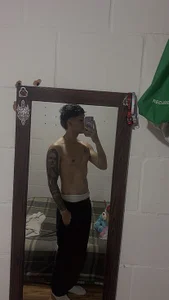 JhonCas44 YO😮‍💨 Pic 3