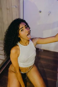 khaliope All very wet 💦 Foto 2