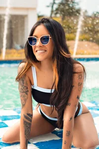 -camila-cooper-_ Pool day Foto