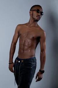 JamesParckのSentional Jamesの 3枚の写真