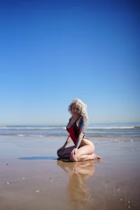 SugarSpiceBlonde Roller skate Pic 2