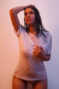 PilarJones_: Wet for you ( 4 фото)