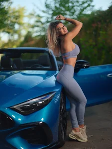 CamilaStarr Confidence in every curve 💙 รูป  3