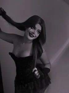 ScarlettVelvet1 Crazy in Black & White 🖤 사진
