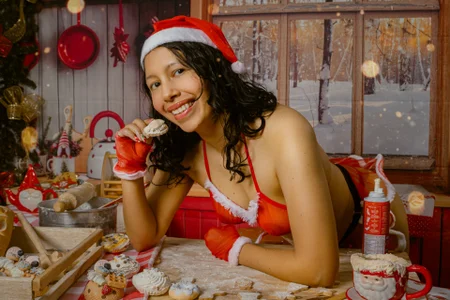 EVAGRECO: Christmas Seduction 🎁🔥 ( 5 фото)