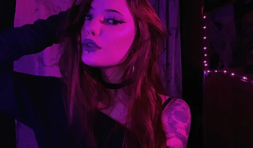 A dark and alluring vibe de Alluring_Silk  Imagens