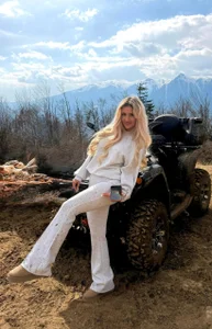 OhAnita: Mountain babe escape 🚵 ( 6 фото)