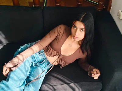 Public de Laia_white  photos