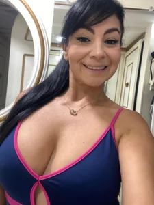 Hot_beauty__Gym day Bild