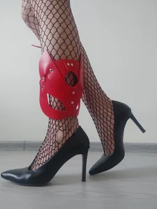 Veronica_Watson Muse in Heels Pic 4