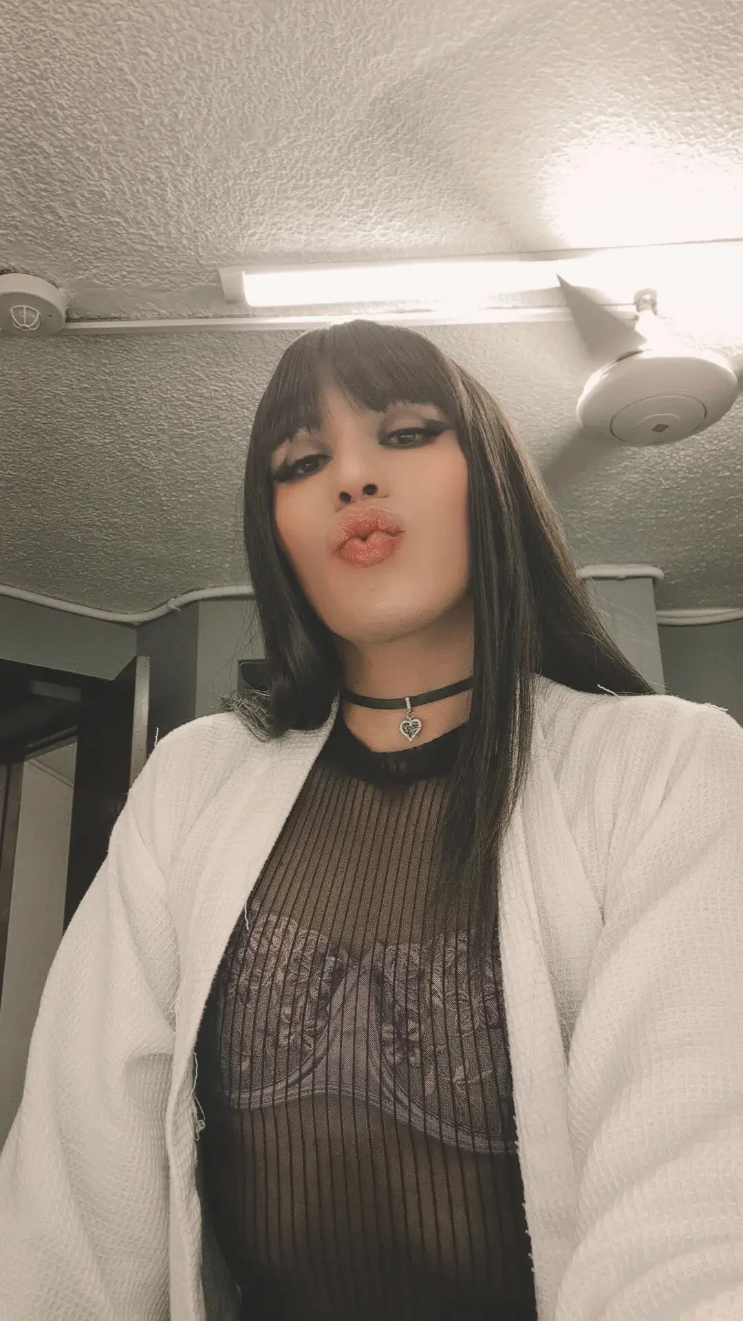 Loren_whitee Trendaava kuva 8222