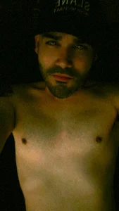 KryptusG এর 5টি XXX নগ্ন ছবি