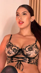 ArianaDumont 👄 Sensual 👄 Pic