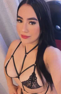 AmyTorres_ Hey baby, I'm so horny today and determined to do whatever you ask; I'll be your submissive bitch. Billede