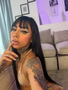 cassie_miss kullanıcısının Goddess look and irresistible charm... 💋🐍 Are you ready to fall under my spell? 🔥 albümü -  5 fotoğraf