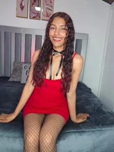 Red ❤️‍🔥  ❤️‍🔥 od Aylin_valerie  4 snímek