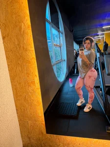 Big legs, big ass❤️ de nurbanu_hatem  2 photos