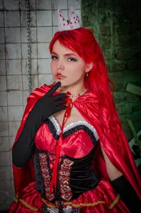 dianebleu Red Queen's halloween Pic