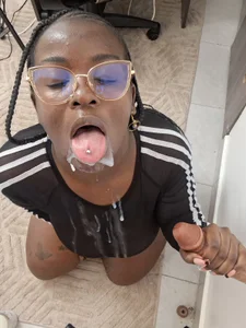 bustytemptress1 Cum in my mouth Pic 2
