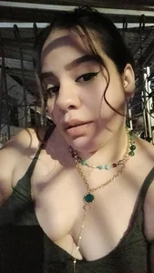 Con el nuevo look de naughtypussydirtyxx  2 photos