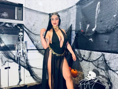 Scarlet_Reyes happy halloween 🎃💀🎀 - {count, plural, one {תמונה אחת} two {שתי תמונות} many {# תמונות} other {# תמונות}}