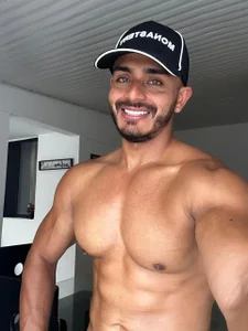 magnusclark resting after the gym Pic 7