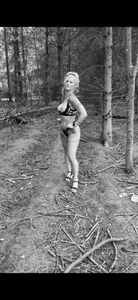 DeliciousDeeX Black and White Dee Pic 5