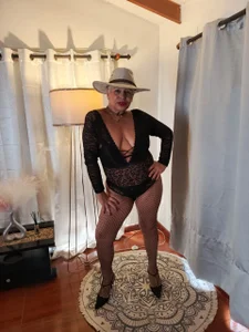 Lucy_Milf_68 good women Pic 2