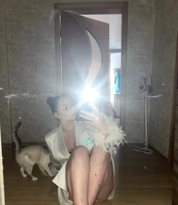 Sweet_baby111 some photos with the brunette Pic 4