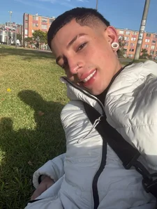 aron_velvetPublic Bild 5