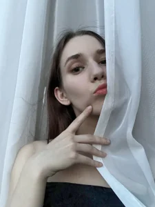 PetraHambelton Leila come out 😁🌹😮‍💨 Pic 2