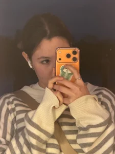 TealTeatime My cute pictures in the mirror Pic 3