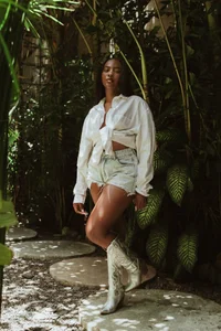 Hotter than the breeze 🔥🌴 de DakotaWangi  5 Imagens