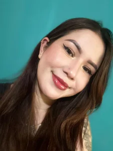 Annyhathatway Public Pic