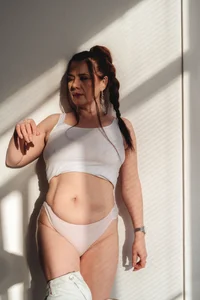 LucyBelli light Pic 7