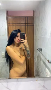 Linda__fiore My body is creating a miracle full of dreams Billede 3