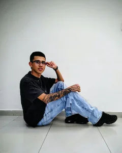 asher_luxのcasualesの 2枚の写真