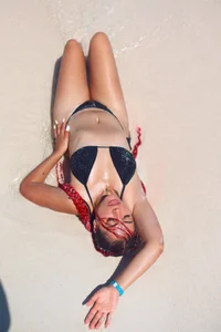 celeste_sea Morgan on the beach 💦 Bilde