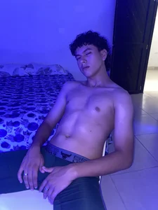 Santy_Stump Public Poză 3