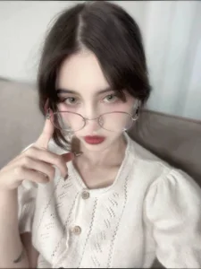 LaveraSitko kullanıcısının With glasses :3 albümü -  4 fotoğraf