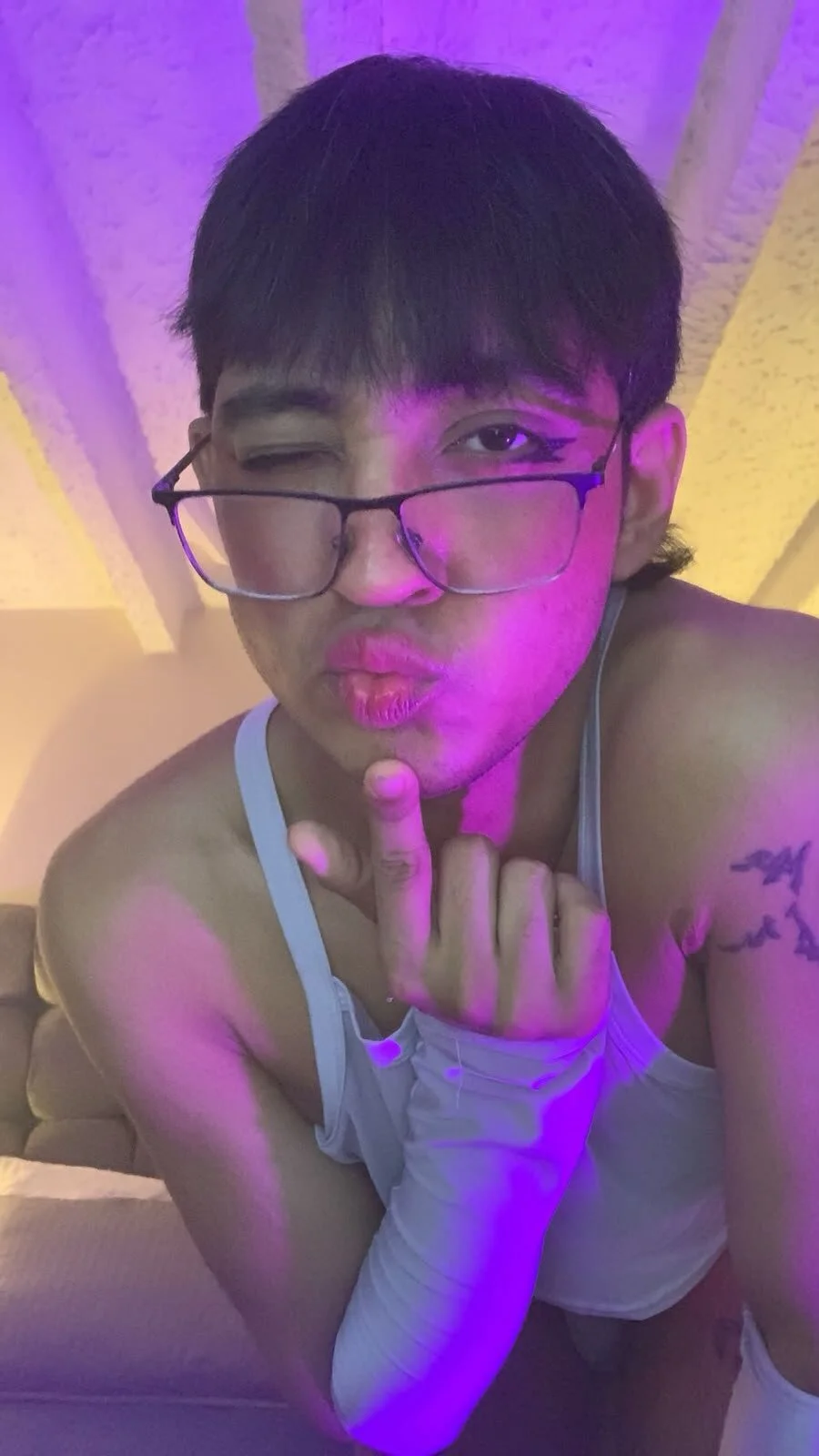 Andrew_sissy Trending Pic 7313