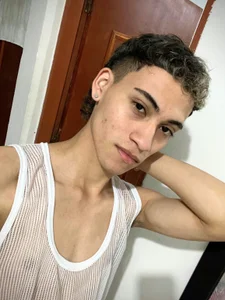 yulian_vasquez kullanıcısının Say My Name albümü -  4 fotoğraf