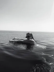 TayloryStar In the embrace of water and sun💦 Billede 3