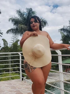 EmmaSymon Horny outside Pic 2