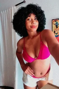 Hillary_queen . Poză