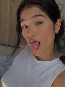 Emycarver09_The white color stands out to me a lot 🥵💦 Bild 3