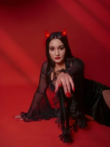 GoldenHeart_1のLittle Devil, Big Desiresの枚の写真