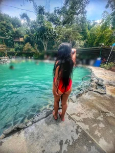 melaniecooperr Under the Sun and Water🥵🌊 зображення 5